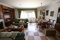 Groot vrijstaand huis met 9 slaapkamers in de stad, ideaal voor zaken in Real Estate Alicante