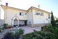 Groot vrijstaand huis met 9 slaapkamers in de stad, ideaal voor zaken in Real Estate Alicante