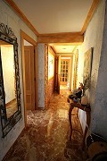 Groot vrijstaand huis met 9 slaapkamers in de stad, ideaal voor zaken in Real Estate Alicante