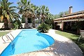 Grande Villa avec piscine et jardin in Real Estate Alicante