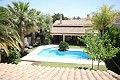 Grande Villa avec piscine et jardin in Real Estate Alicante