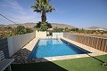 Vrijstaande villa dicht bij de stad in Caudete in Real Estate Alicante