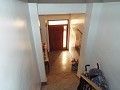 Makelloses Stadthaus mit Garage in Caudete in Real Estate Alicante