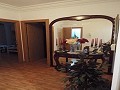 Makelloses Stadthaus mit Garage in Caudete in Real Estate Alicante