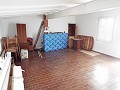 Makelloses Stadthaus mit Garage in Caudete in Real Estate Alicante