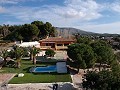 Große freistehende Villa mit Pool in der Nähe der Stadt in Elda-Petrer in Real Estate Alicante