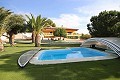 Große freistehende Villa mit Pool in der Nähe der Stadt in Elda-Petrer in Real Estate Alicante