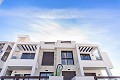 Bonito Apartamento con una gran Piscina Común y 4 Pistas de Golf cerca in Real Estate Alicante