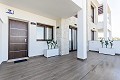Bonito Apartamento con una gran Piscina Común y 4 Pistas de Golf cerca in Real Estate Alicante