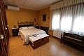 Drei Häuser auf einem Grundstück in Monovar in Real Estate Alicante