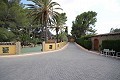 Drei Häuser auf einem Grundstück in Monovar in Real Estate Alicante