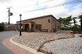 Drei Häuser auf einem Grundstück in Monovar in Real Estate Alicante
