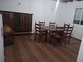 Mooie gerenoveerde villa met 5 slaapkamers op groot perceel in Real Estate Alicante