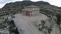 Mooie gerenoveerde villa met 5 slaapkamers op groot perceel in Real Estate Alicante