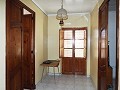 Townhouse with 5 bedrooms and private Garden in Real Estate Alicante