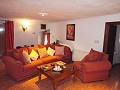 Mooi herenhuis met 4 slaapkamers in het centrum van Ayora in Real Estate Alicante