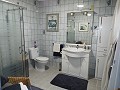 Mooi herenhuis met 4 slaapkamers in het centrum van Ayora in Real Estate Alicante