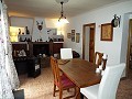 Mooi herenhuis met 4 slaapkamers in het centrum van Ayora in Real Estate Alicante