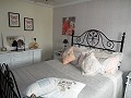 Mooi herenhuis met 4 slaapkamers in het centrum van Ayora in Real Estate Alicante