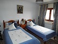 Mooi herenhuis met 4 slaapkamers in het centrum van Ayora in Real Estate Alicante