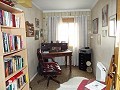 Mooi herenhuis met 4 slaapkamers in het centrum van Ayora in Real Estate Alicante