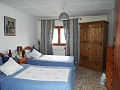 Mooi herenhuis met 4 slaapkamers in het centrum van Ayora in Real Estate Alicante