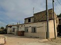Landhuis met 3 slaapkamers en opslagdepot 10 minuten lopen naar Barinas Town in Real Estate Alicante