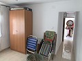 Landhuis met 3 slaapkamers en opslagdepot 10 minuten lopen naar Barinas Town in Real Estate Alicante