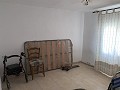 Landhuis met 3 slaapkamers en opslagdepot 10 minuten lopen naar Barinas Town in Real Estate Alicante