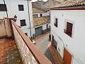 Groot herenhuis met 2 aparte appartementen en garage in Real Estate Alicante