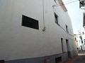 Groot herenhuis met 2 aparte appartementen en garage in Real Estate Alicante