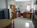 Groot herenhuis met 2 aparte appartementen en garage in Real Estate Alicante