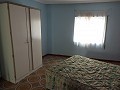 Groot herenhuis met 2 aparte appartementen en garage in Real Estate Alicante