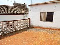 Groot herenhuis met 2 aparte appartementen en garage in Real Estate Alicante