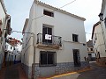 Groot herenhuis met 2 aparte appartementen en garage in Real Estate Alicante