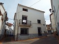 Groot herenhuis met 2 aparte appartementen en garage in Real Estate Alicante