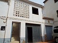 Groot herenhuis met 2 aparte appartementen en garage in Real Estate Alicante