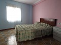 Groot herenhuis met 2 aparte appartementen en garage in Real Estate Alicante