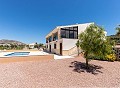 Impresionante villa de nueva construcción de 5 dormitorios y 3 baños y piscina in Real Estate Alicante