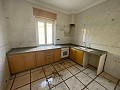 Herenhuis met 5 slaapkamers en 2 badkamers dat moet worden gerenoveerd in Real Estate Alicante