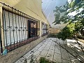 Herenhuis met 5 slaapkamers en 2 badkamers dat moet worden gerenoveerd in Real Estate Alicante
