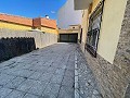 Herenhuis met 5 slaapkamers en 2 badkamers dat moet worden gerenoveerd in Real Estate Alicante