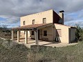 Villa de 3 dormitorios con 11 acres de tierra in Real Estate Alicante