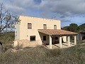 Villa de 3 dormitorios con 11 acres de tierra in Real Estate Alicante