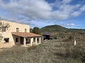 Villa de 3 dormitorios con 11 acres de tierra in Real Estate Alicante
