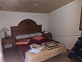 Villa de 3 dormitorios con 11 acres de tierra in Real Estate Alicante