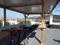 Villa moderne de 3 chambres à pied de la ville avec maisons d'hôtes in Real Estate Alicante