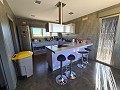 Atemberaubende 5-Bett-Villa mit Pool in Real Estate Alicante