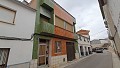 Maison de ville avec appartement séparé à Ayora in Real Estate Alicante