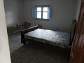 Villa de 4 chambres avec potentiel pour une maison supplémentaire ou des appartements séparés in Real Estate Alicante